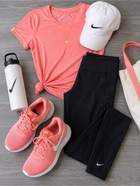 Nike Tanjun Shoes Size 7.5 Women's Coral Pink Running Sneakers